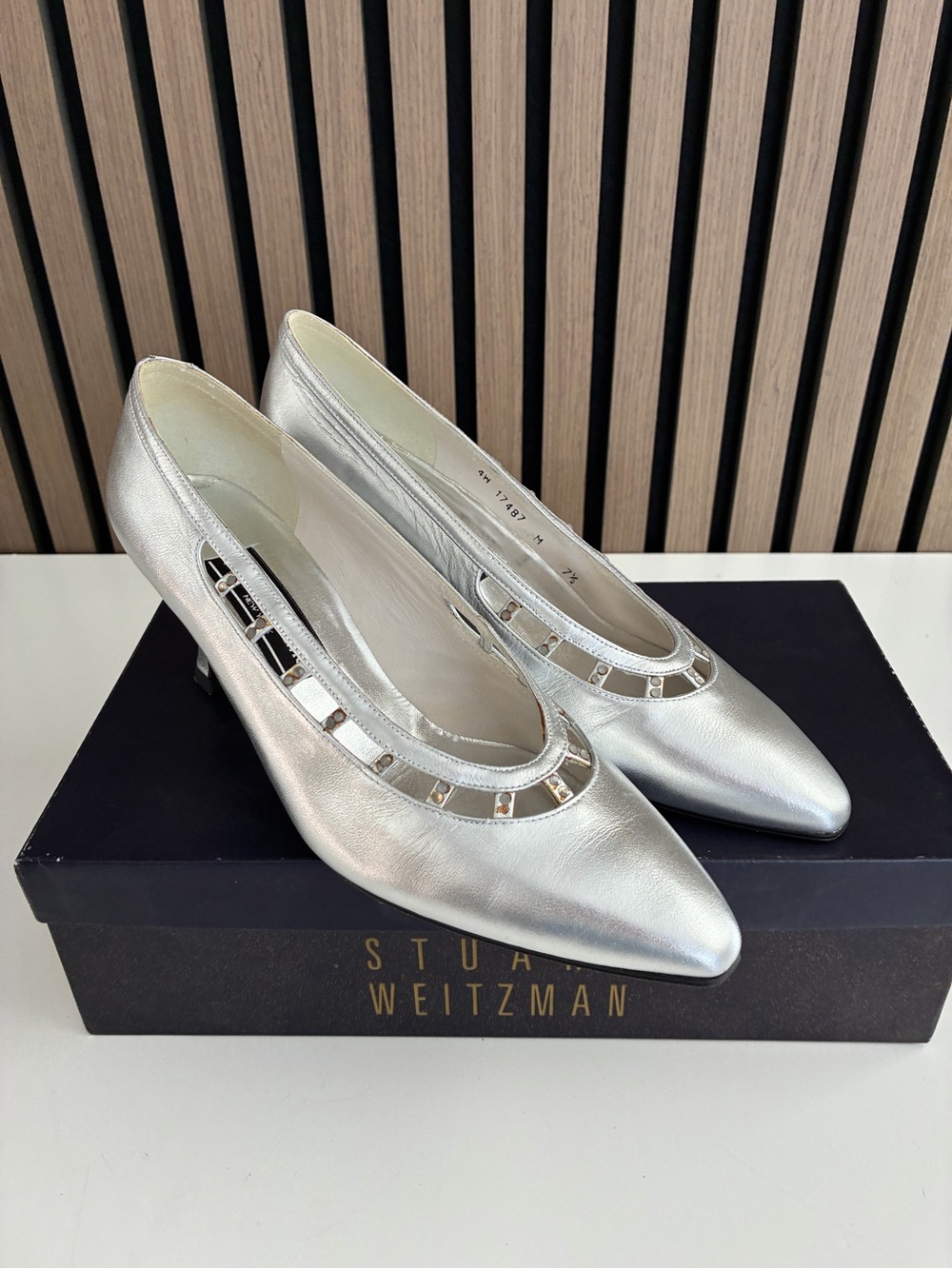 VTG STUART WEITZMAN Silver Leather Heels - Picture 2 of 8